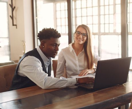Témoignage de Laurent, qui s'est formé en Community management pour apprendre à utiliser les réseaux sociaux pour son activité. à Châtellerault